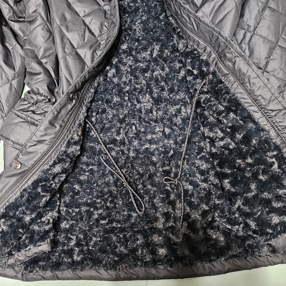 Black Columbia coat size medium - Picture 4 of 5